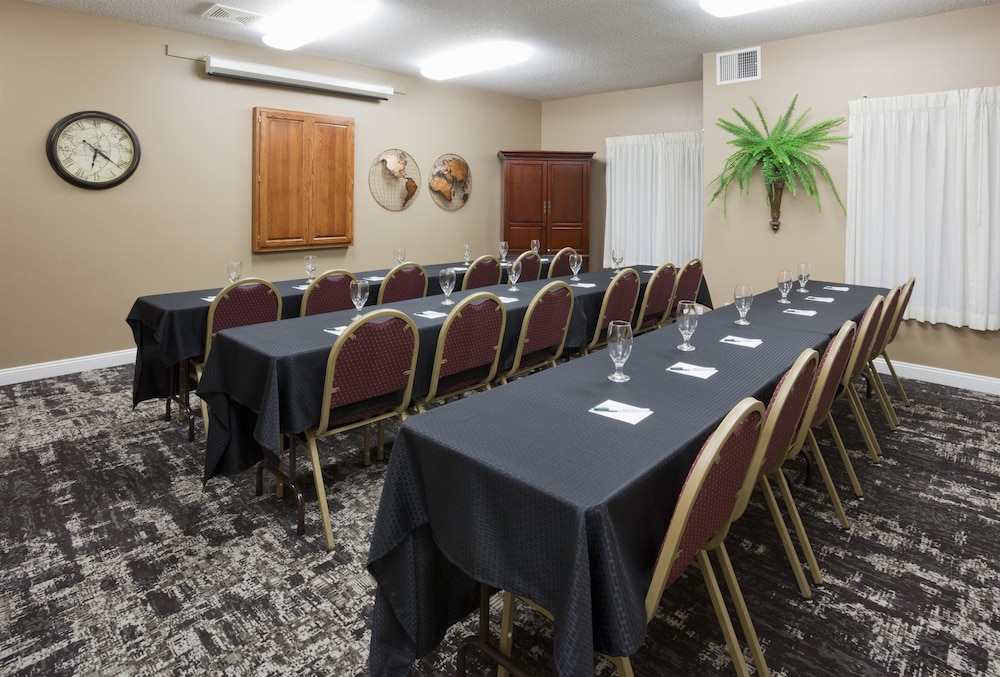 GrandStay Residential Suites - Eau Claire 41/49