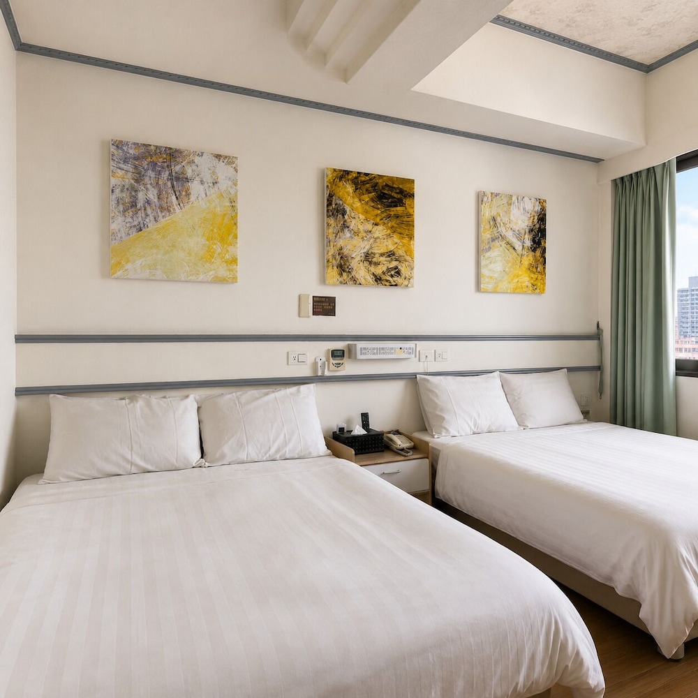 ROOM, QUADRUPLE