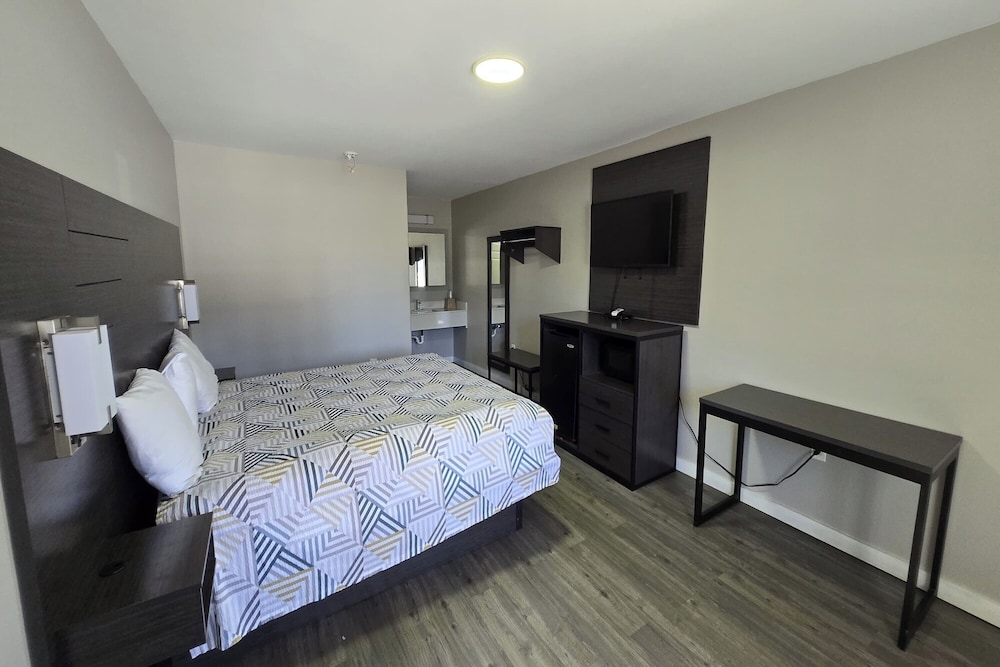 Deerfield Inn McComb I-55 17/49