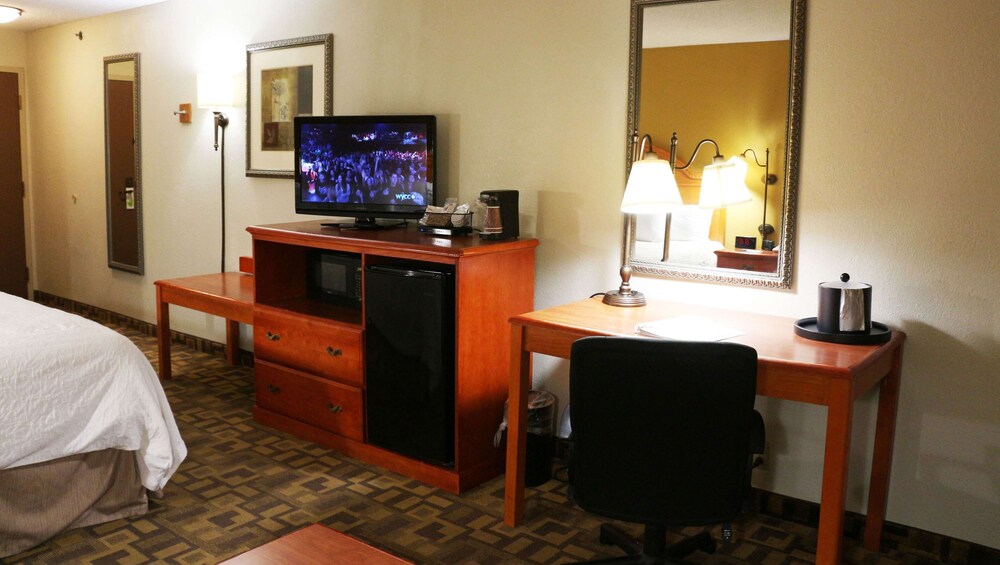 MainStay Suites Bourbonnais - Kankakee 38/47