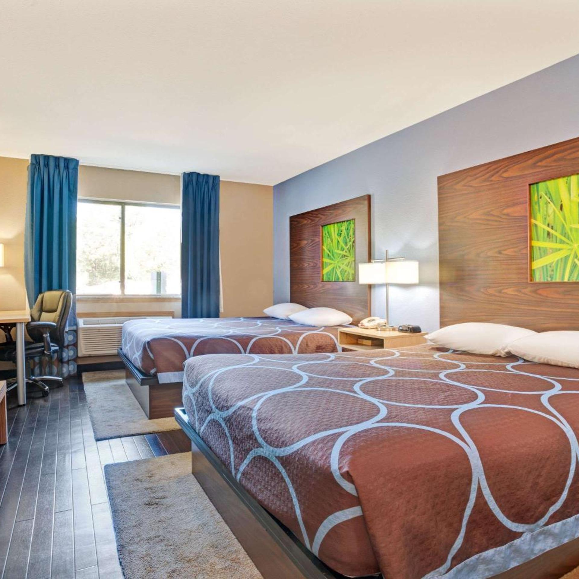 Business, Deluxe, 2 Queen Beds