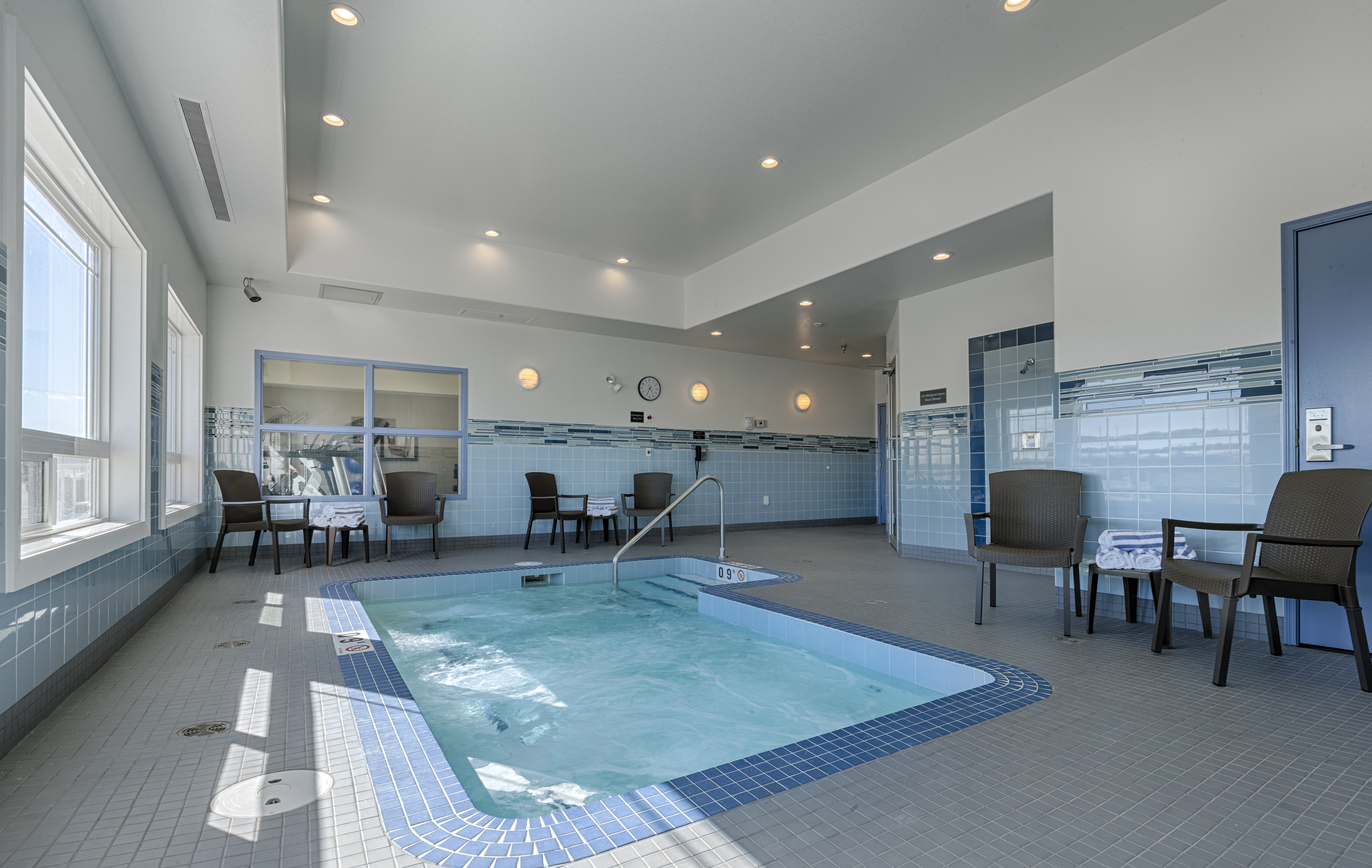 Canalta Hotel Assiniboia 20/35