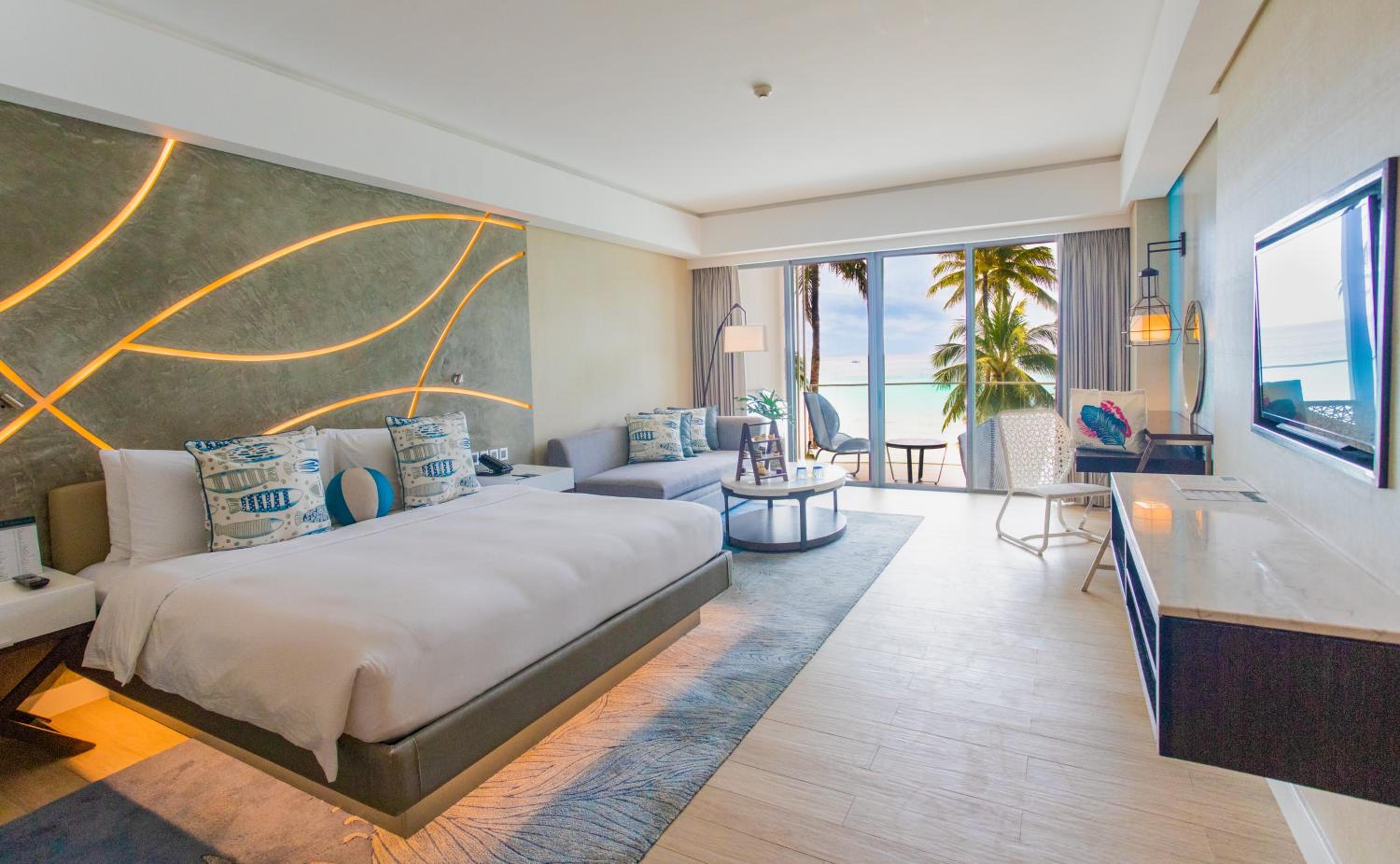 Beach, King Bed, Sofa
