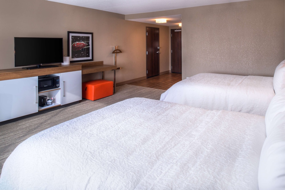 Hampton Inn & Suites Wixom 19/61