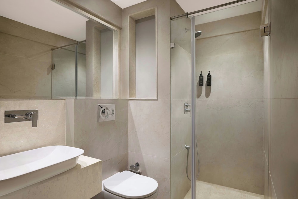 Hotel Midtown Pritam 55/58