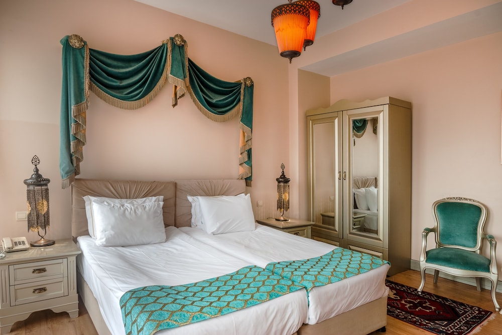 SUPERIOR, DOUBLE BED