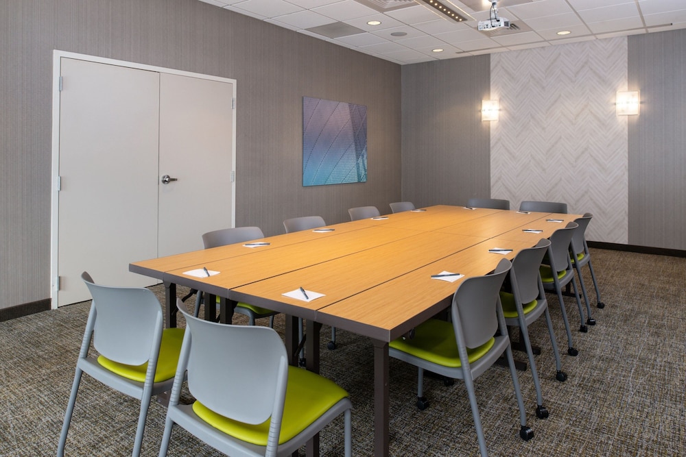 SpringHill Suites by Marriott Greensboro Airport 33/37
