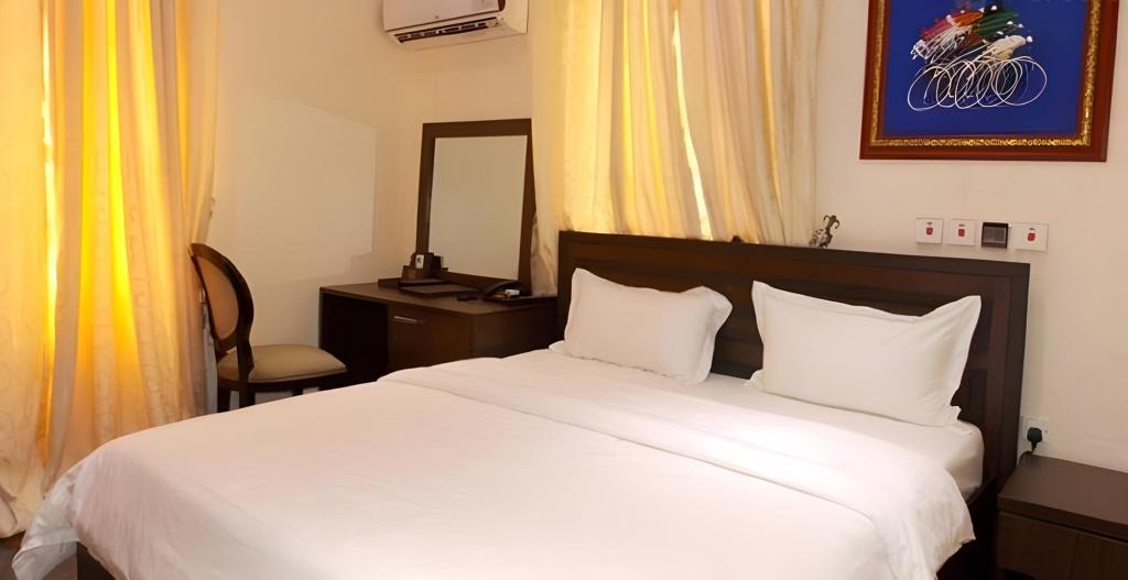 Kapino Suites 8/18