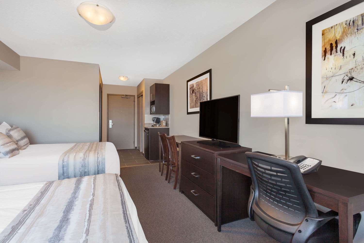 Ramada Grassland 18/20