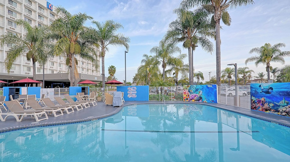 Studio6 Suites Los Angeles, CA - Los Angeles LAX 30/33