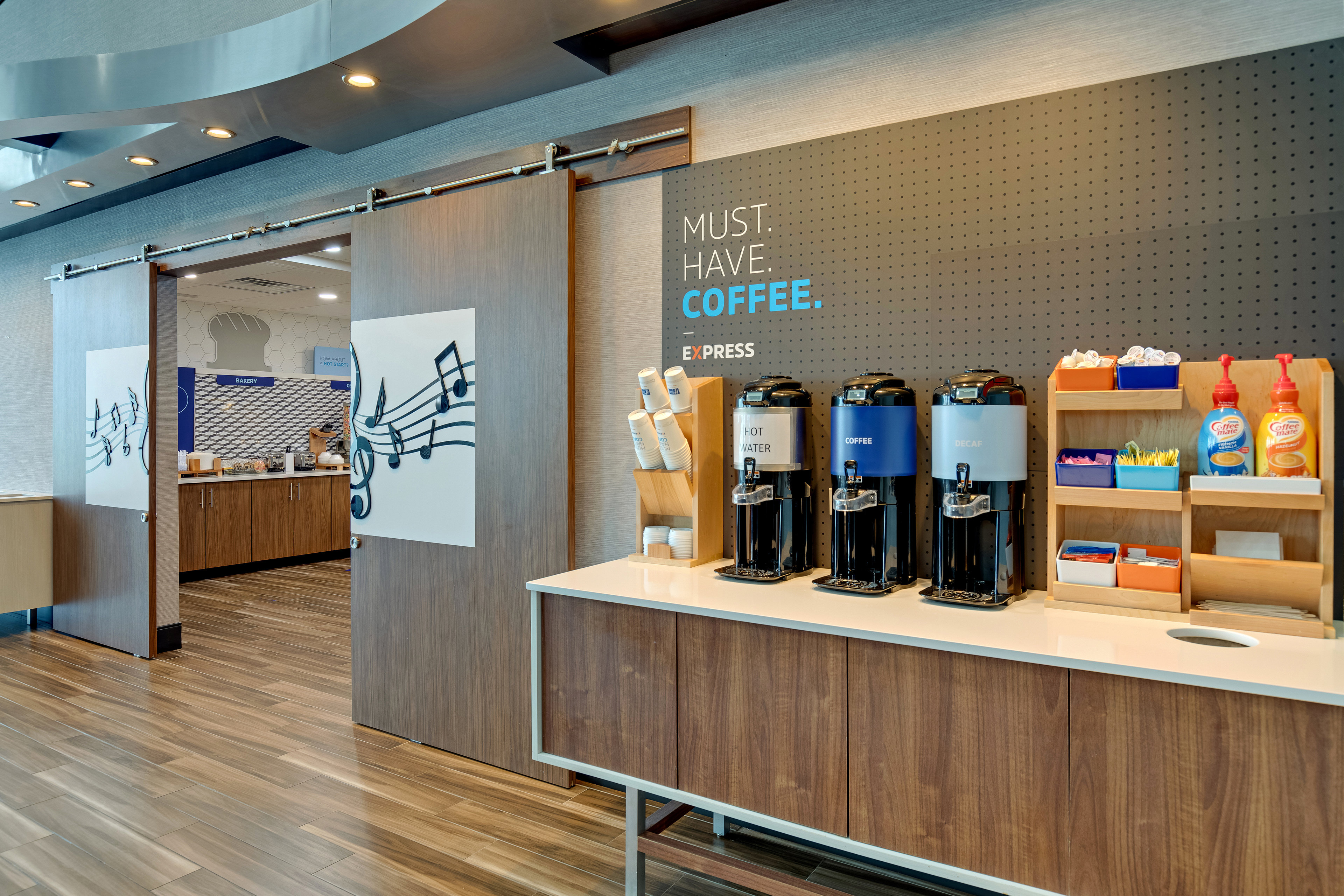 Holiday Inn Express Hotel and Suites Nashville-Opryland 18/64