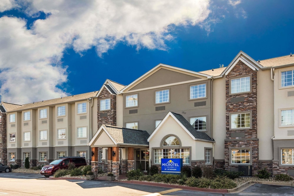 Microtel Inn & Suites by Wyndham Greenville / Woodruff Rd 3/28