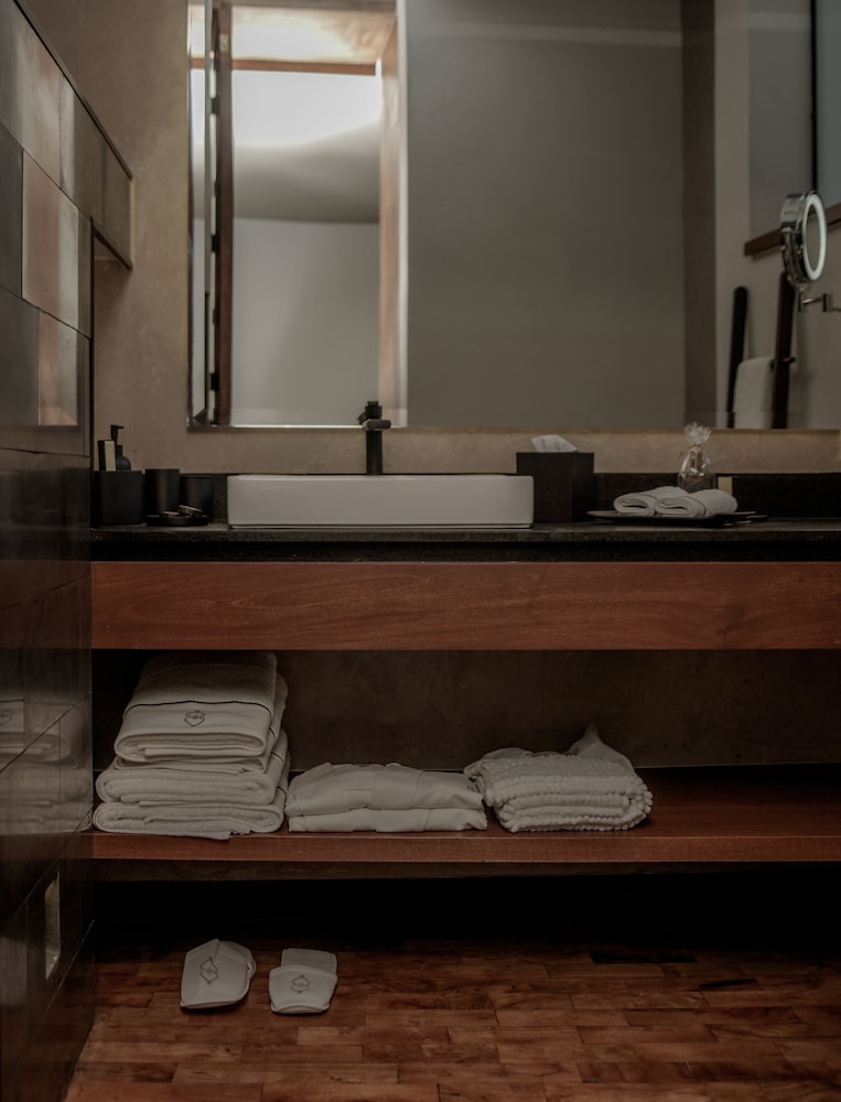 Casa No Name Small Luxury Hotel - Adults Only 72/74