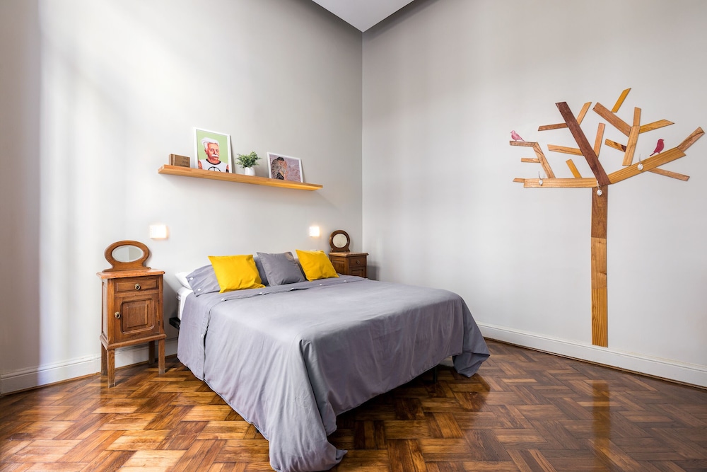 MILHOUSE HOSTEL AVENUE 15/65