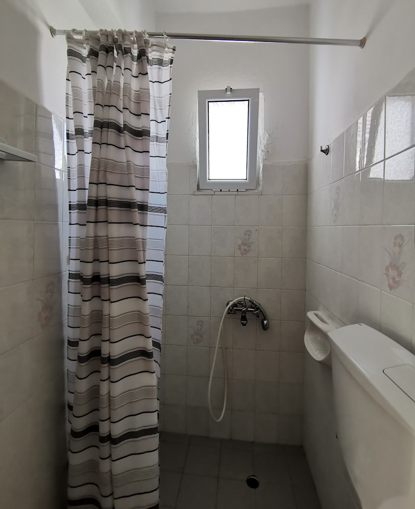 Hotel Eleftheria 29/45