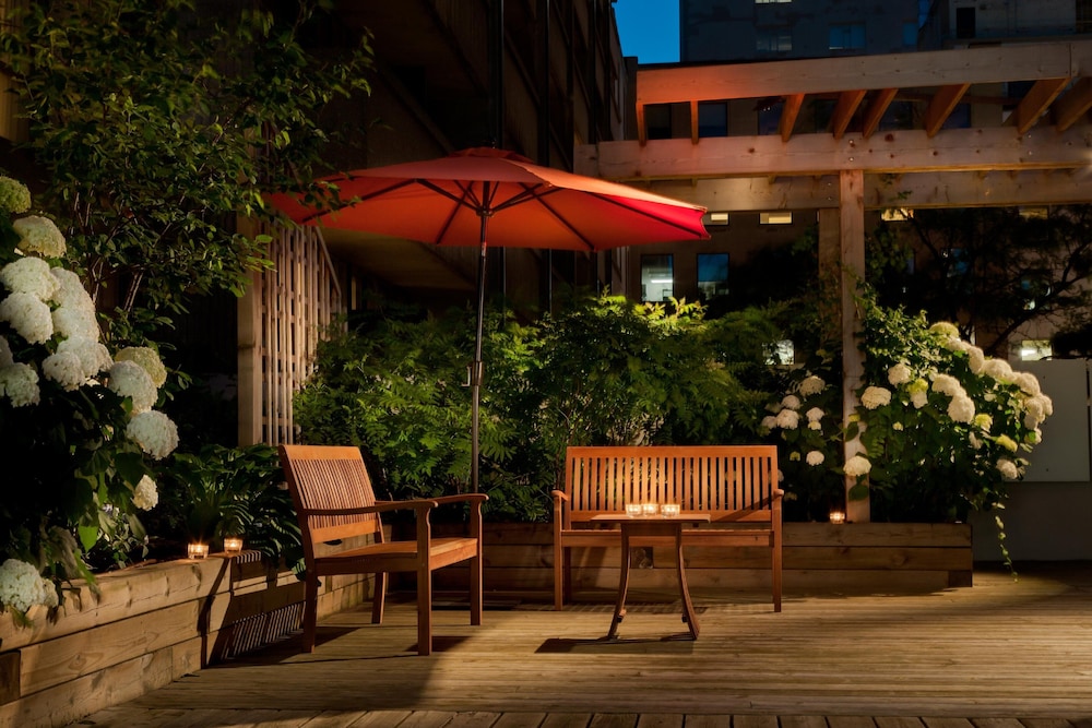 HOLIDAY INN TORONTO DOWNTOWN CENTRE 7/79