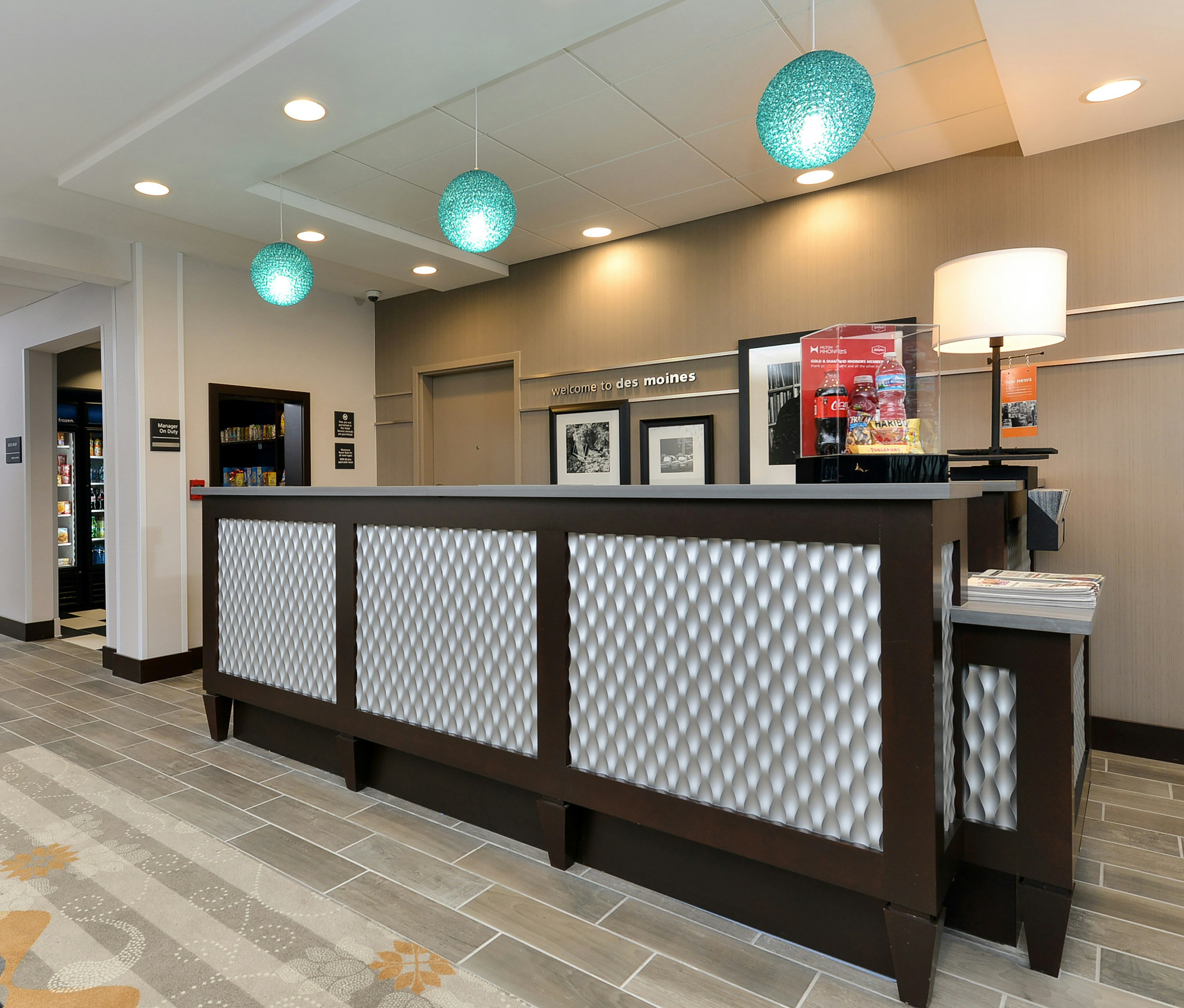 Lobby at HAMPTON INN SUITES DES MOINES DOWNTOWN, DES MOINES - IA