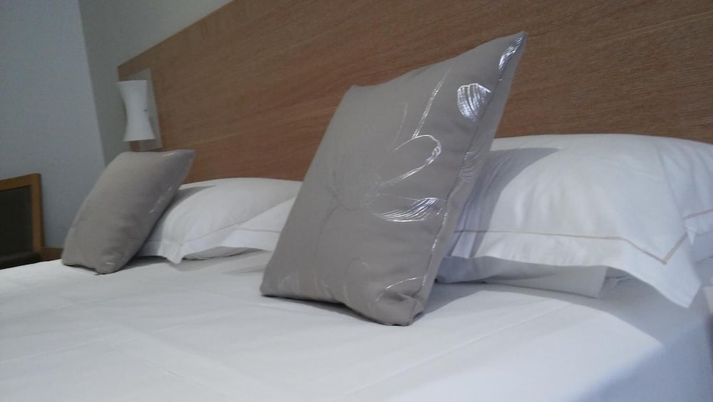 Hotel Le Rocher 24/52