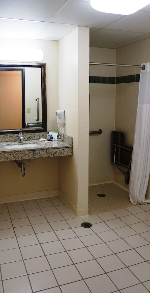 AmericInn by Wyndham Baldwin 5/34