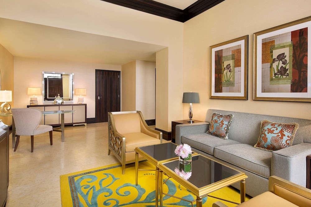 The Ritz Carlton Abu Dhabi Grand Canal 39/63