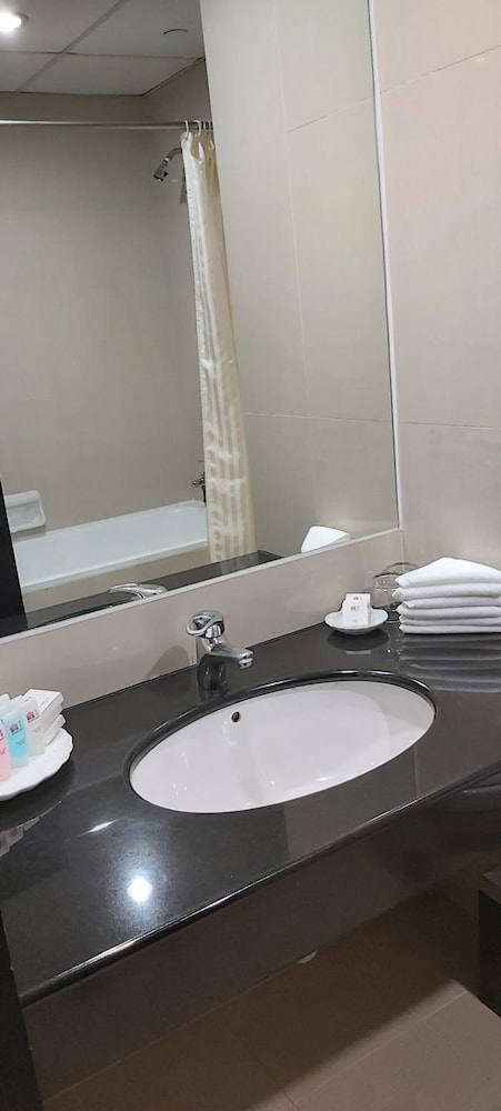 Hotel Royal Singapore 30/70