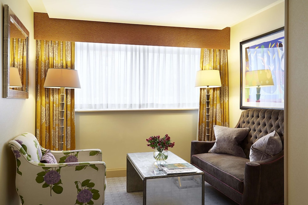 THE MANDEVILLE HOTEL 46/62