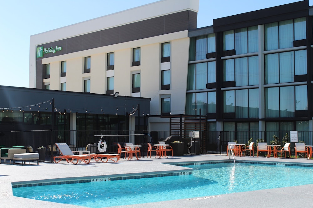 Holiday Inn Dallas Market Ctr Love Field, an IHG hotel 63/66