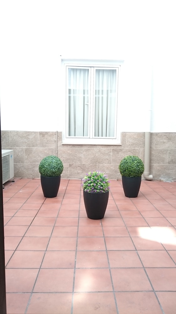 Hostal El Pilar 65/68