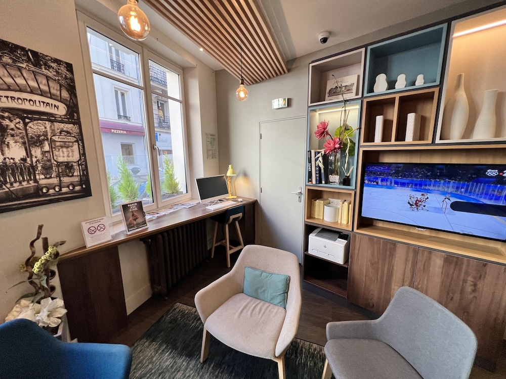 Lobby at HOLIDAY INN PARIS AUTEUIL, PARIS