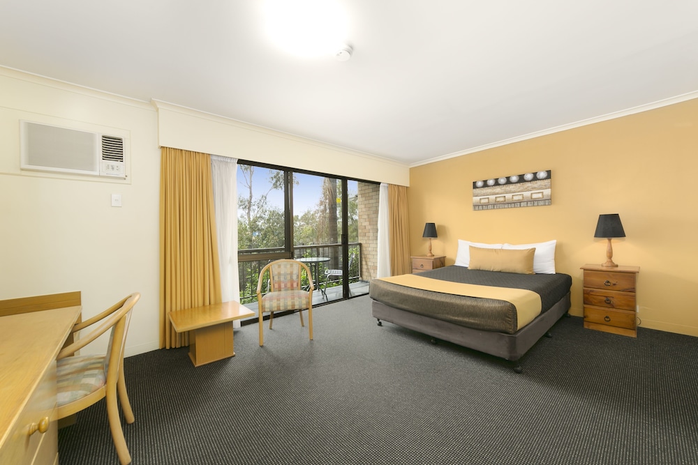 Mt Ommaney Hotel Apartments 6/21