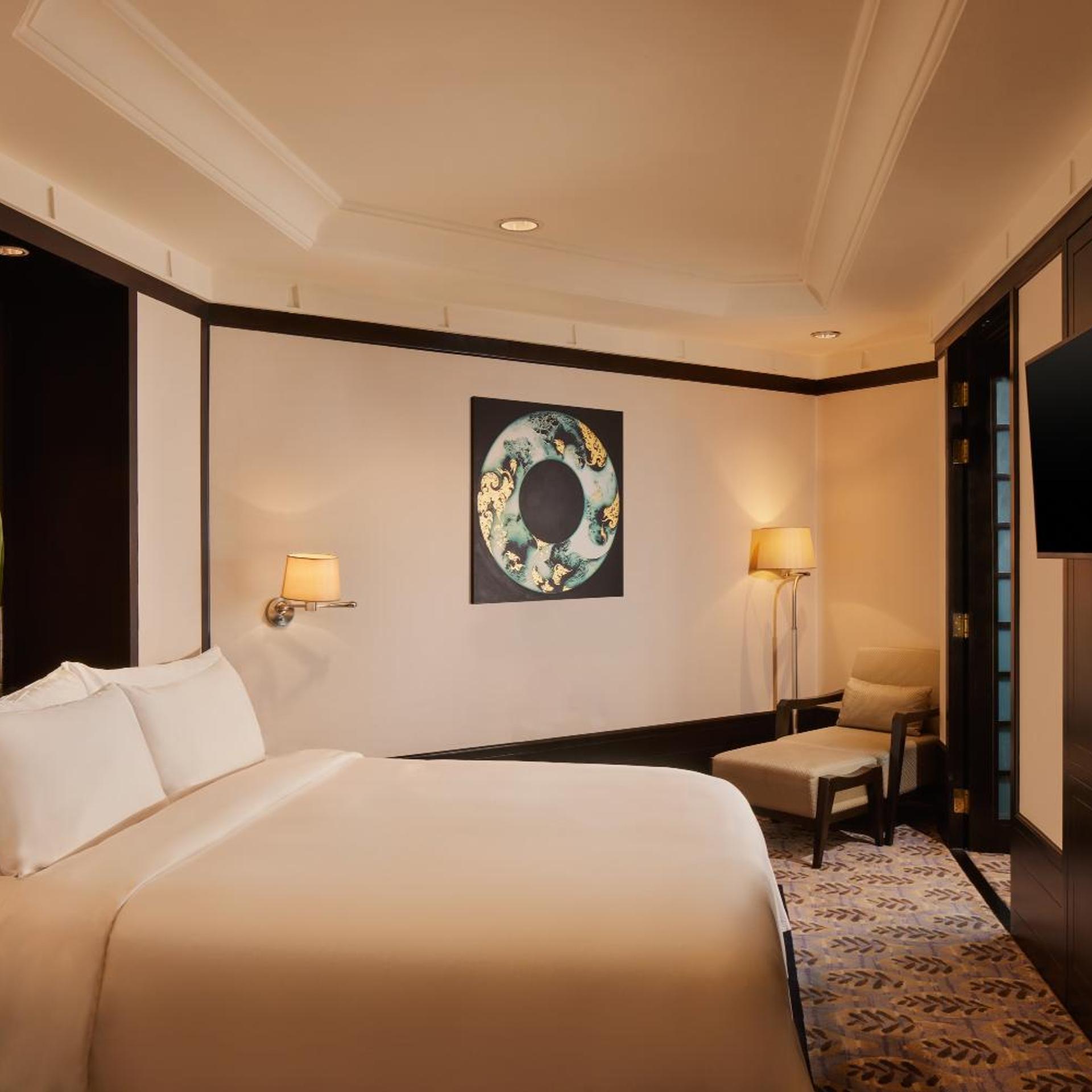 Sanctuary, Spa, Suite