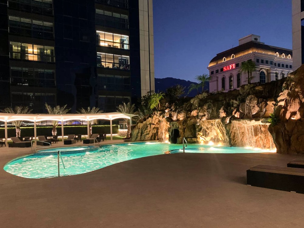 Safi Royal Luxury Metropolitan 5/47