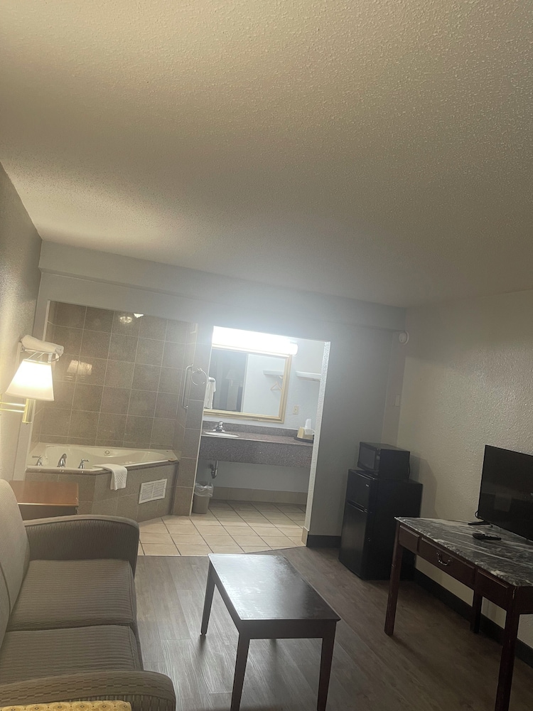Fairbridge Inn Suites Mcdonoughga 38/52