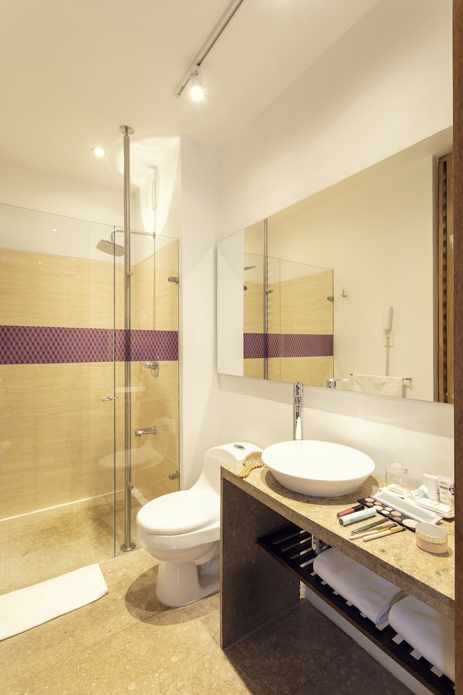 Mercure Bogota BH Retiro 46/46