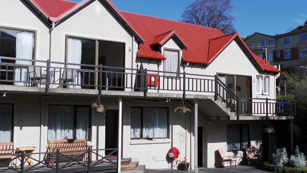 Owens Motel 2/63