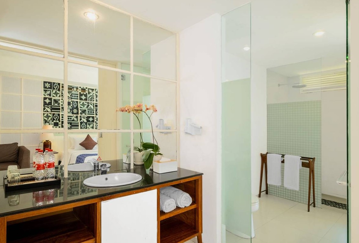 The Kanjeng Suites And Villas Sanur 27/28