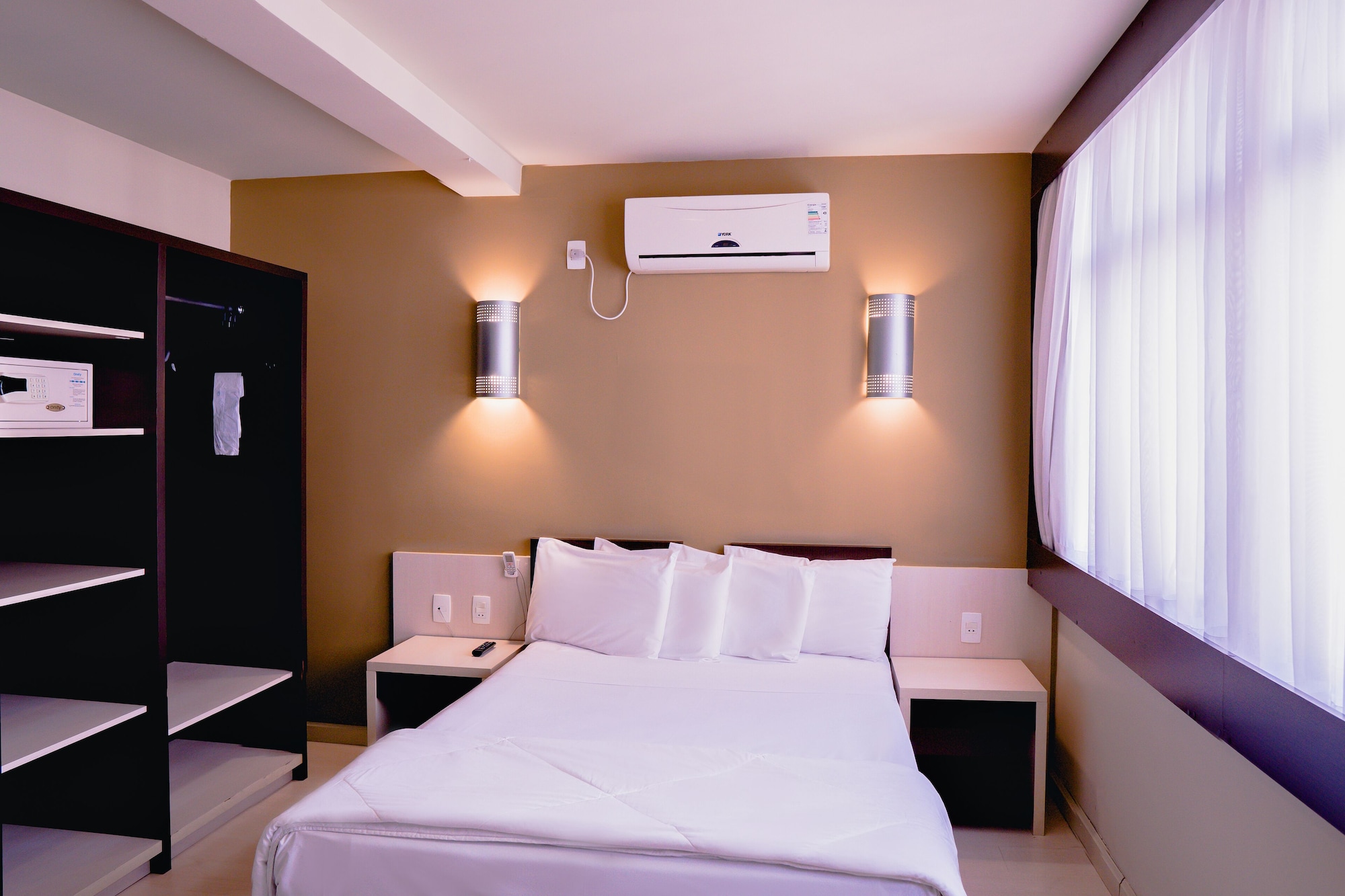 EXECUTIVE, DOUBLE BED