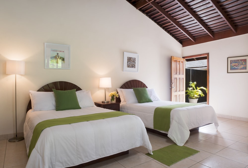 White Sands Negril 15/54