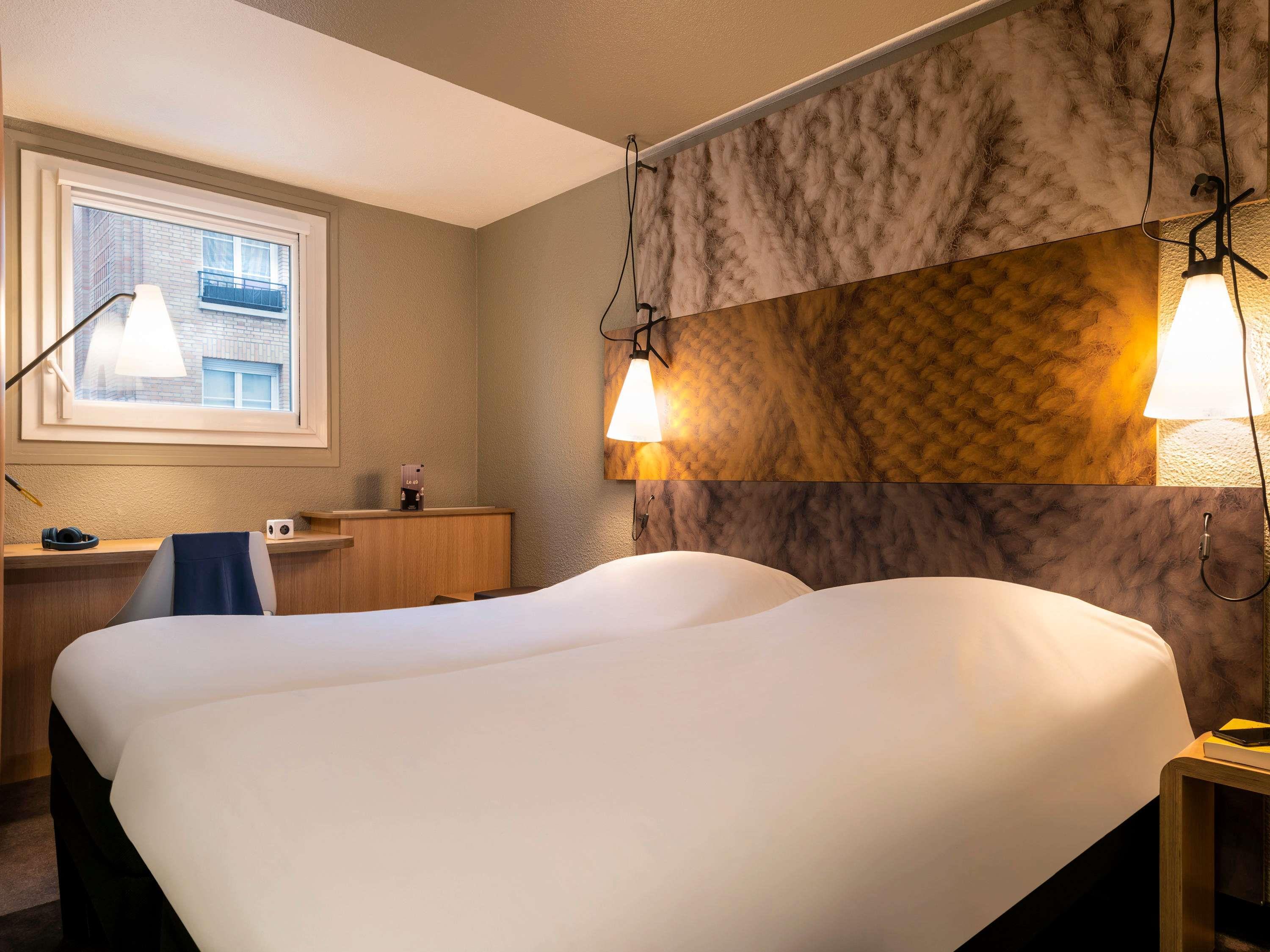 STANDARD, 1 DOUBLE AND 1 SINGLE BED