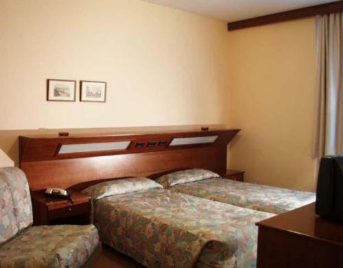 Room, Triple