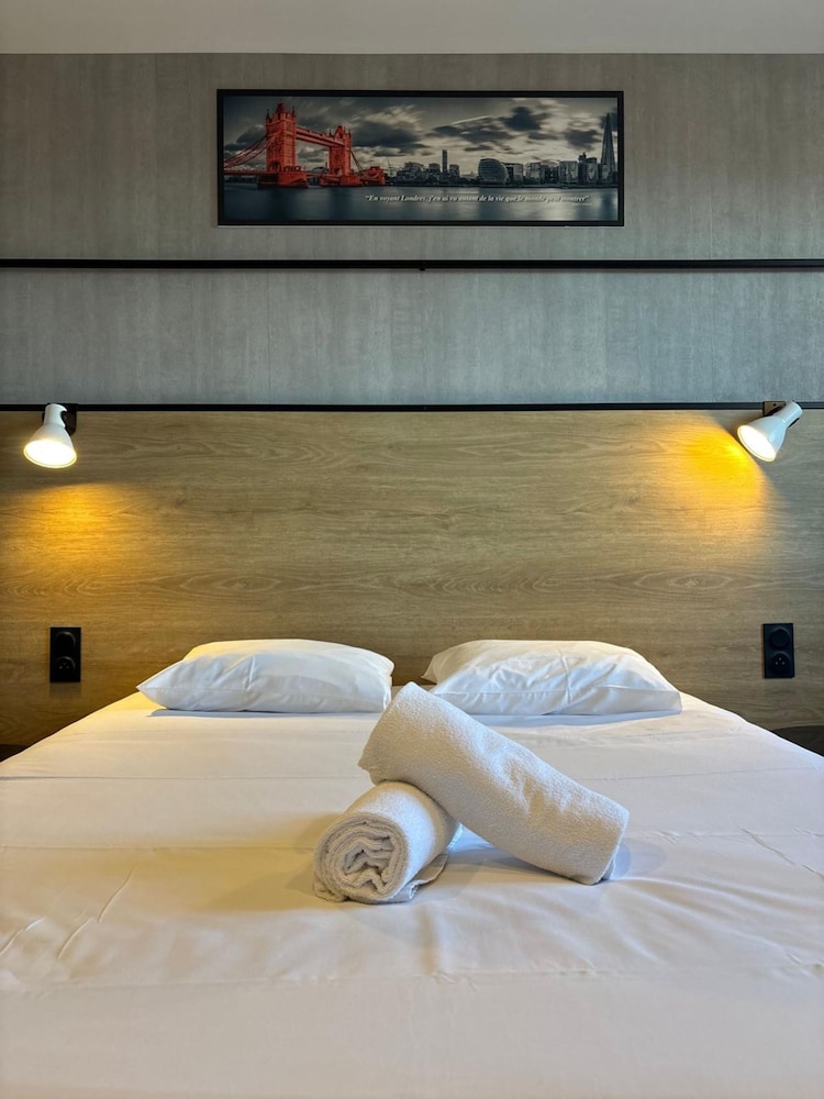 Ibis Cannes Mouans Sartoux 10/18