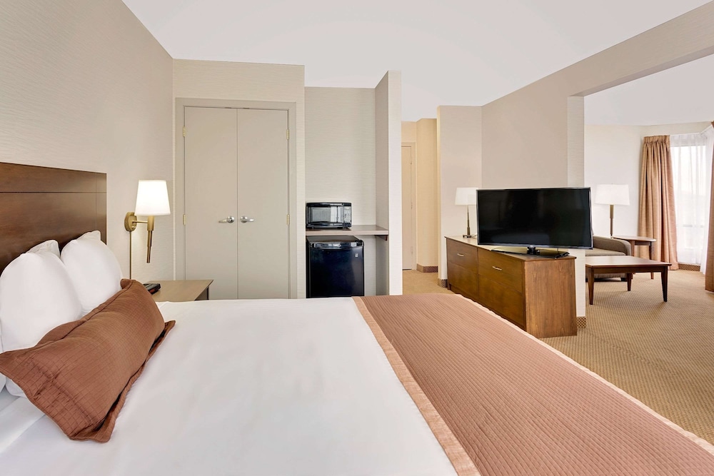Ramada By Wyndham Kamloops 9/47