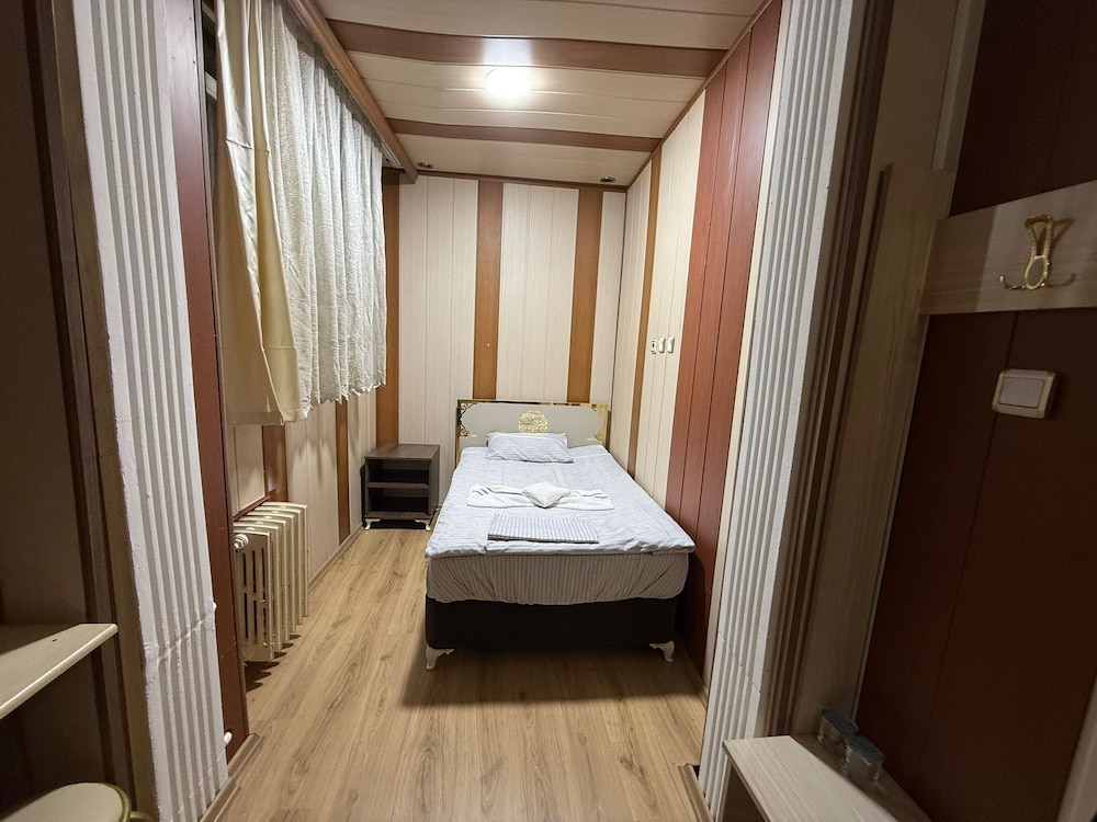 Otel Buyuk Dogu 10/17