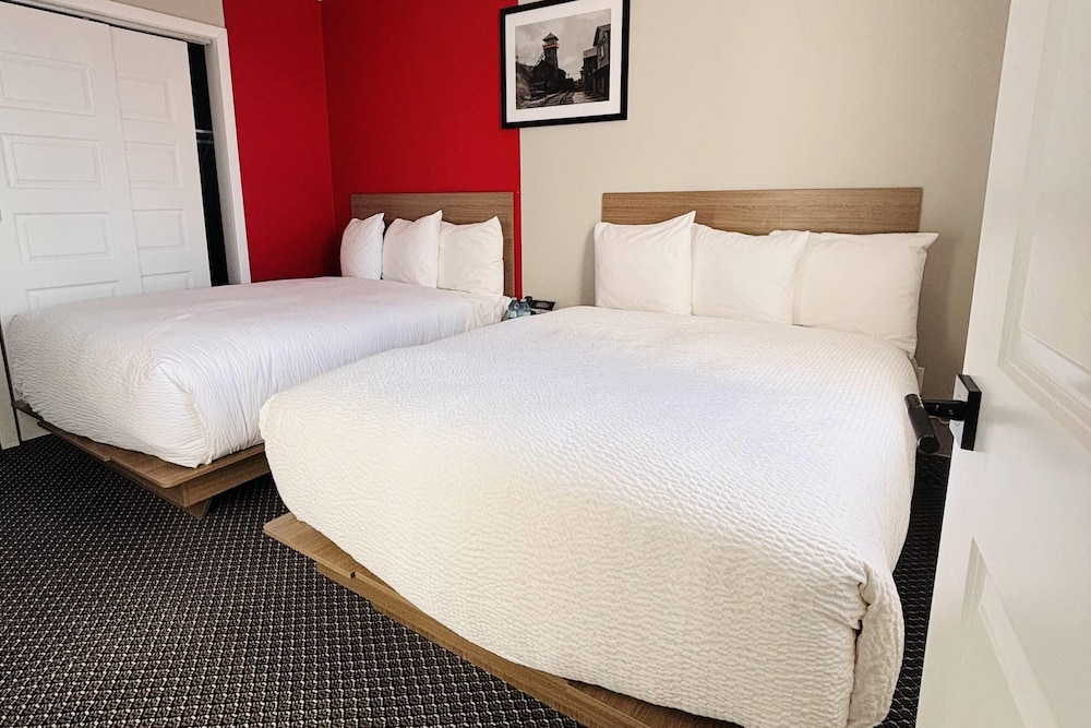 Ramada by Wyndham Kirkland Lake 17/48
