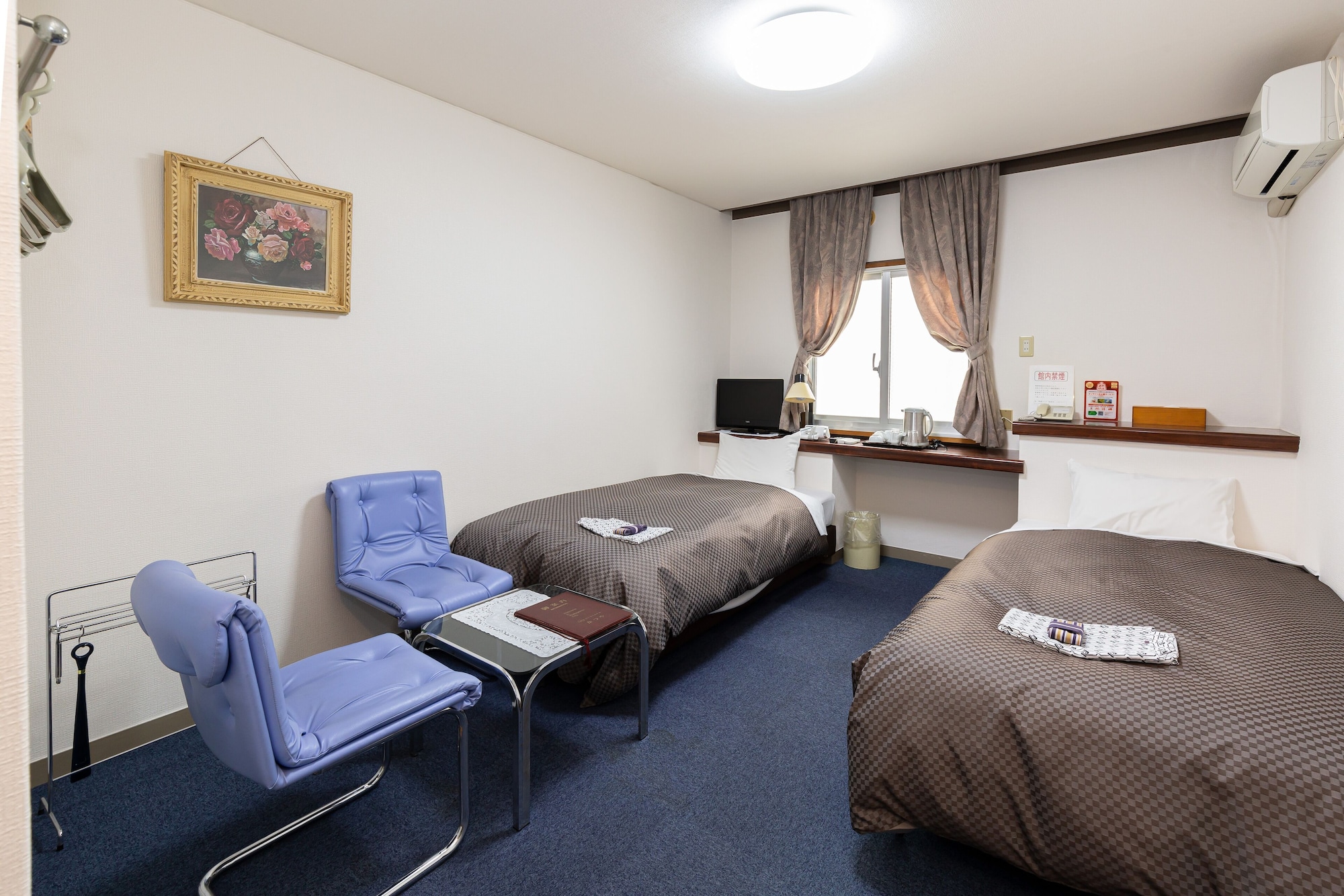 ROOM, TWIN BEDS, PRIVATE BATHROOM