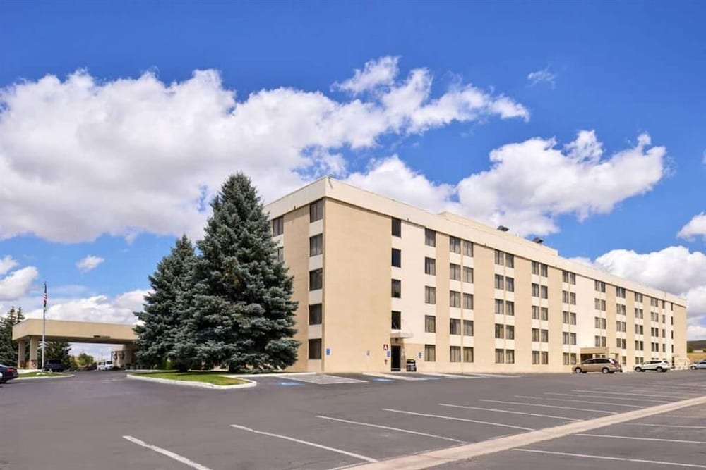 Ramada Plaza by Wyndham Sheridan Hotel and Convention Center 22/50