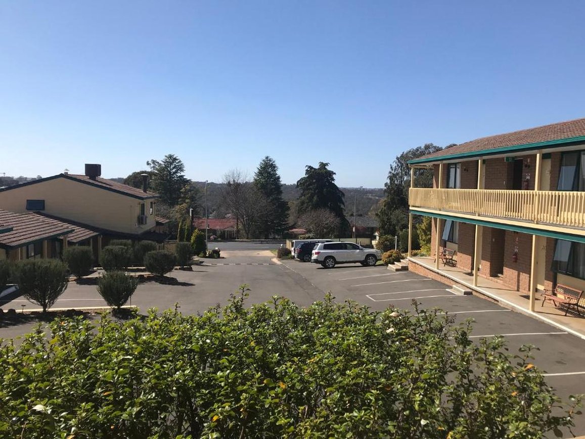 Hideaway Motor Inn 48/52