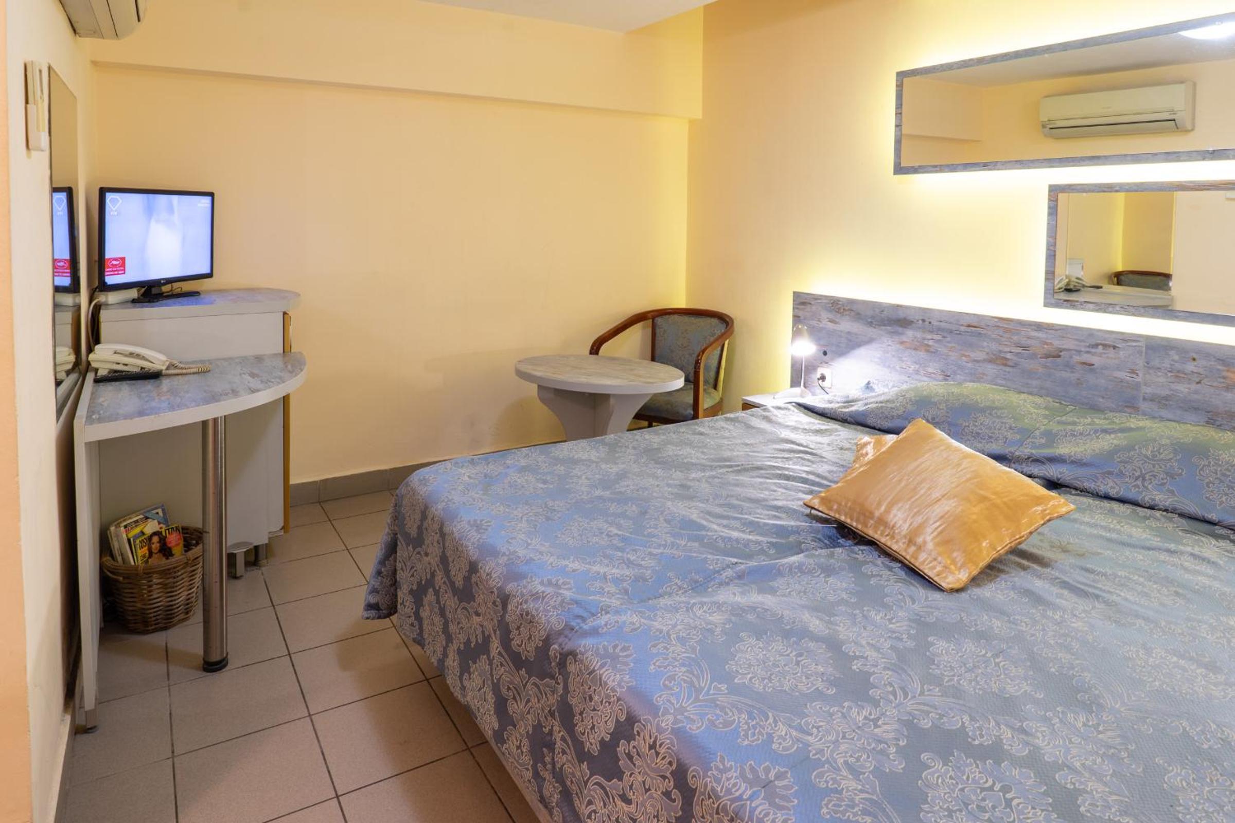 Basement, Double Bed