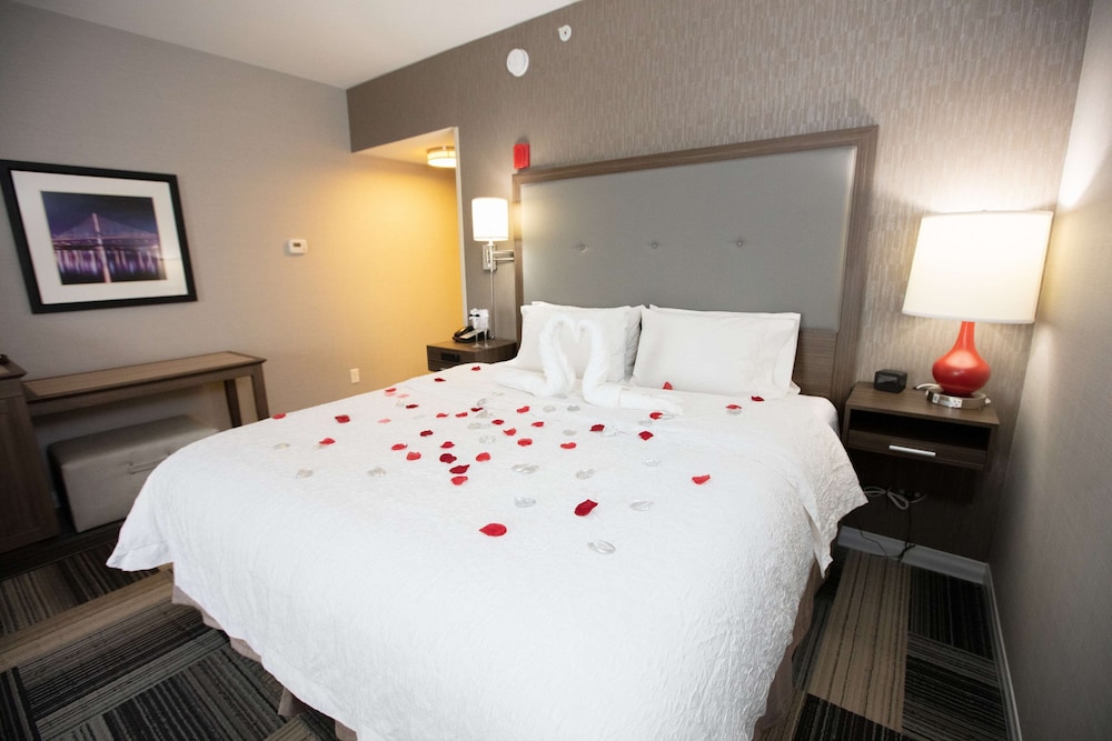 Hampton Inn And Suites Toledo 15/56