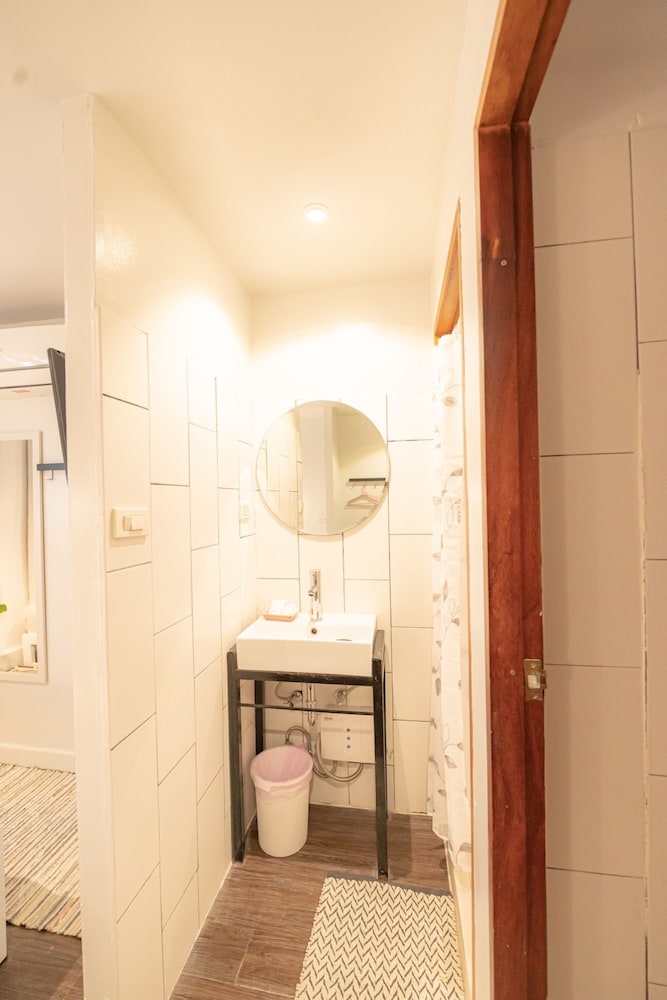 Oon Poshtel 48/50